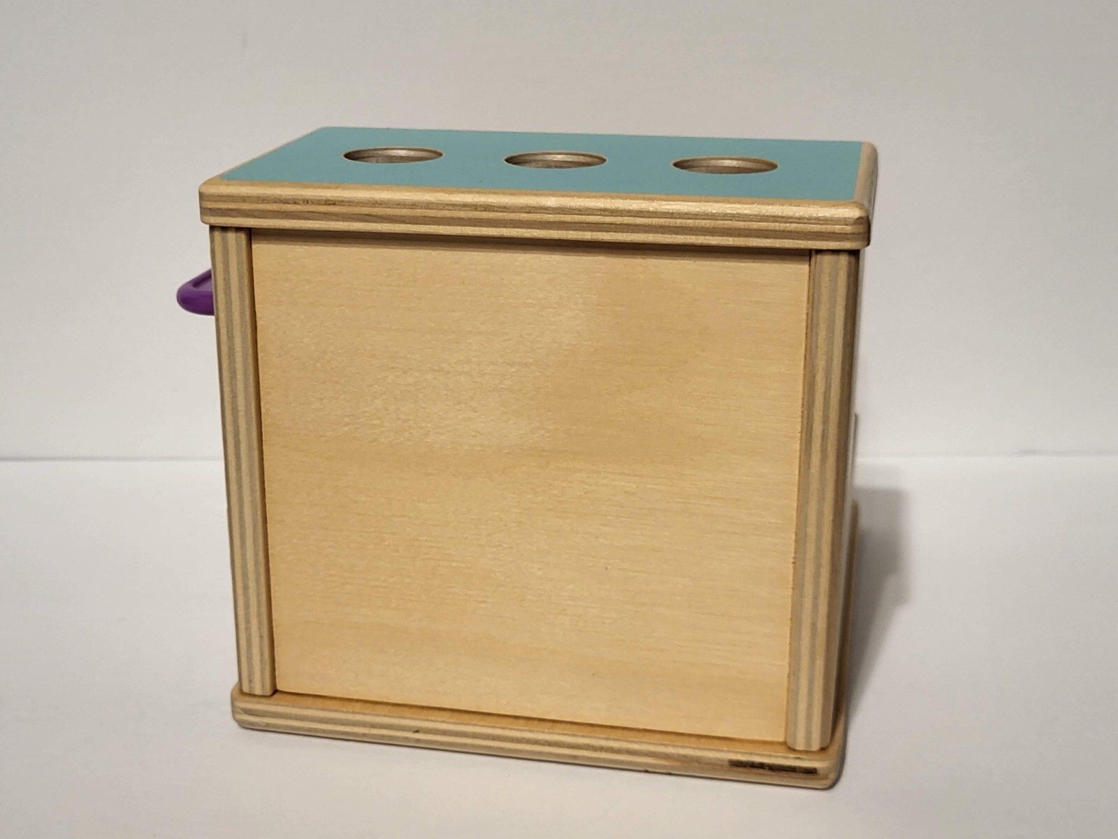 LOVEVERY Wooden Peg Drop Box – NO PEGS – The Thinker Play Kit – 11 – 12 Months