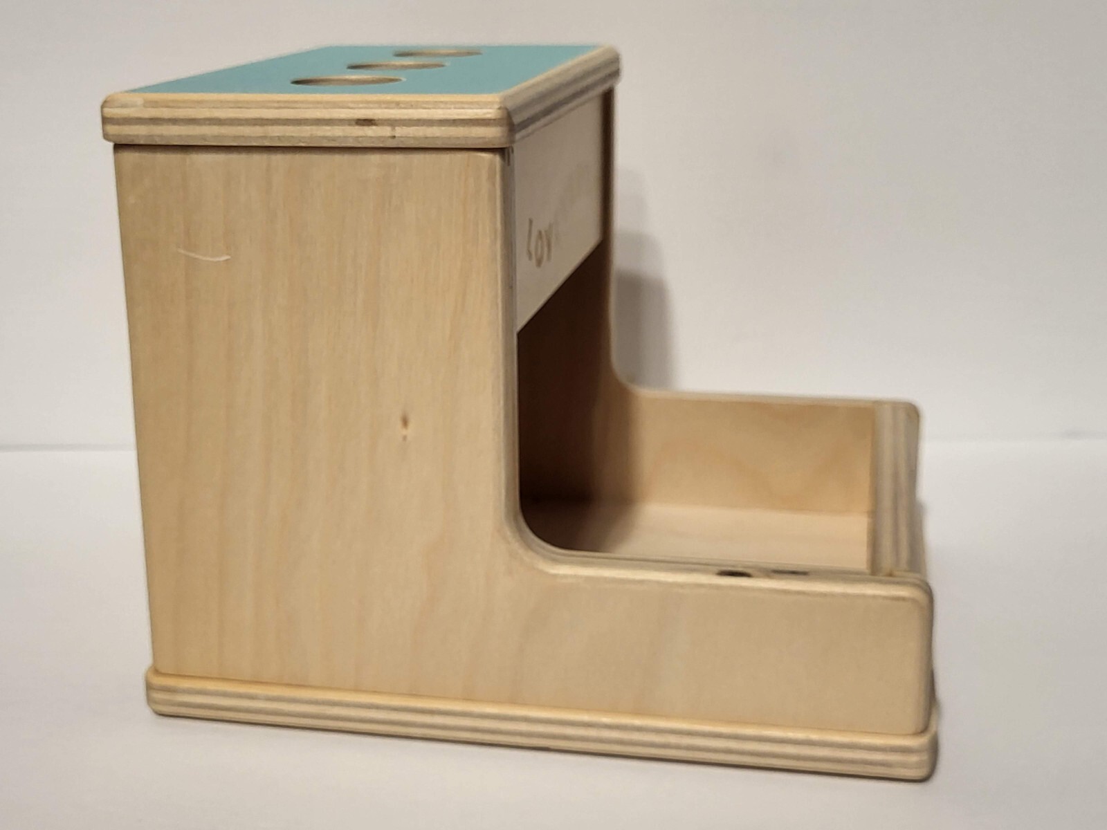 LOVEVERY Wooden Peg Drop Box – NO PEGS – The Thinker Play Kit – 11 – 12 Months